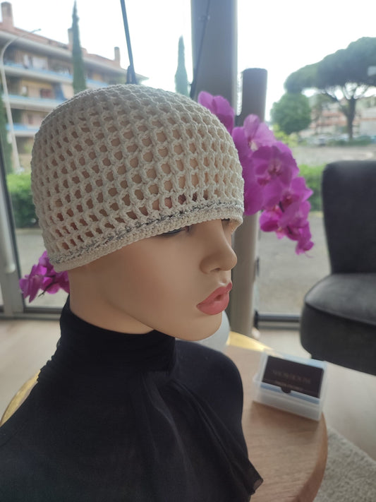 Cappello Artigianale a Punto Rete con Filo Lurex Argentato