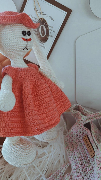 TILDA Coniglietto da Collezione Fatto a Mano con Set Accessori