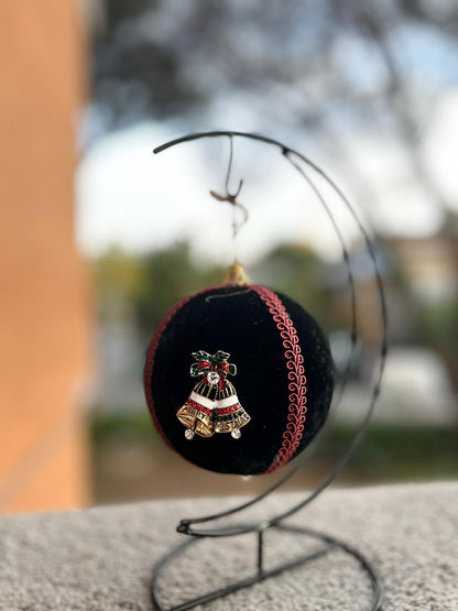 pallina velluto nero con decorazioni