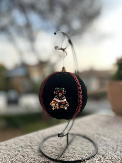 pallina velluto nero con decorazioni