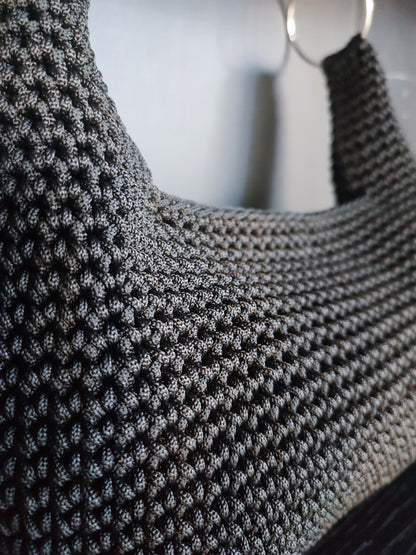 Borsetta  a spalla con anello, colore  NERO