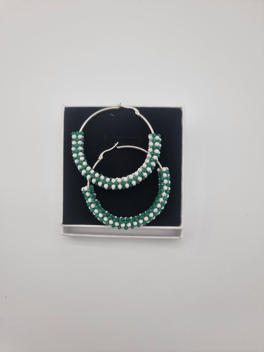 Orecchio con perline di cristallo